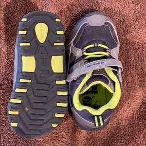 Toddler boys tennis shoes